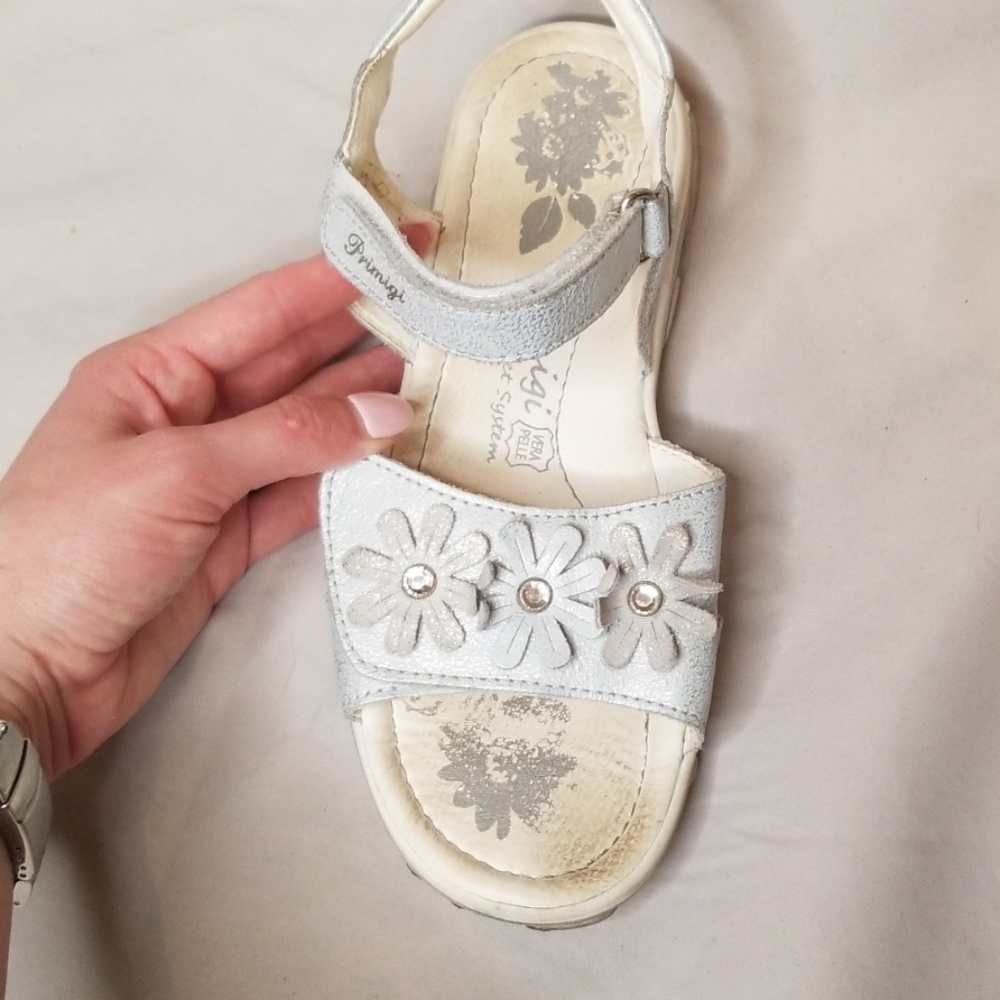 Girl's primigi sandals size 35